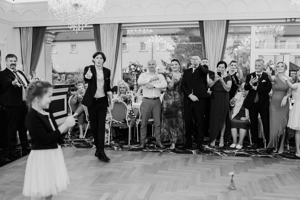 KRZYSZTOF SZOSTEK ILUZJONISTA SCENICZNY