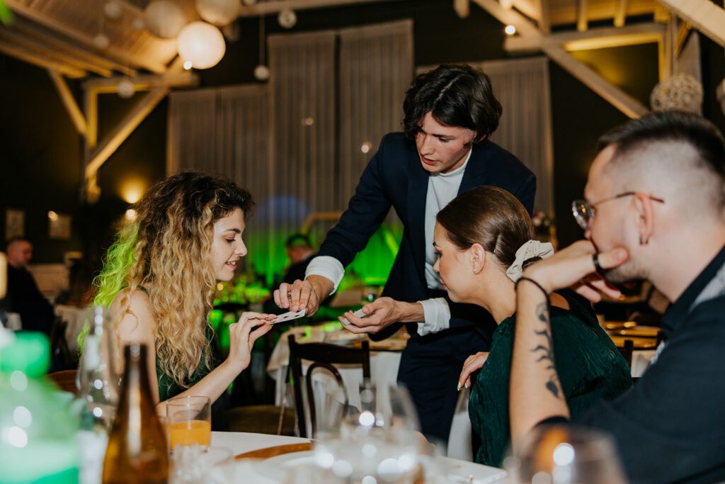 pokaz iluzji z bliska